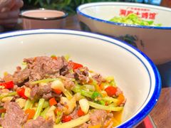 芹菜小炒黄牛肉-洞庭土菜馆(天河北总店)