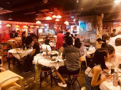 大堂-鲜入围煮花胶鸡海鲜火锅