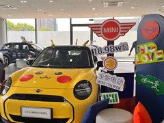 -上海宝诚中环BMW·MINI4S店