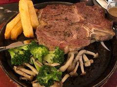 石板T骨牛排-Let's Taipei 非常烘焙(太古里店)