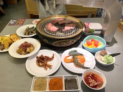 -山焱·炭火自助烤肉(周浦万达店)