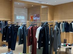 -王府井百货熙地港店