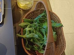 -由衷贵州酸汤牛肉火锅(新桥店)
