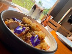 -Chom Cafe and Restaurant