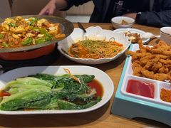 -俭寨大盘鸡·手抓肉·烧烤新疆菜(乌苏路店)