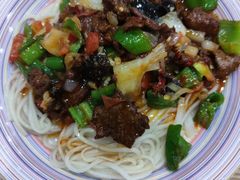 -歹歹的加个面过油肉拌面