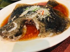 清蒸多宝鱼-东方明珠老上海8号餐厅(东方明珠广播电视塔店)