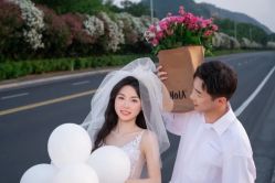 -雪中彩影婚纱摄影·微光艺术中心