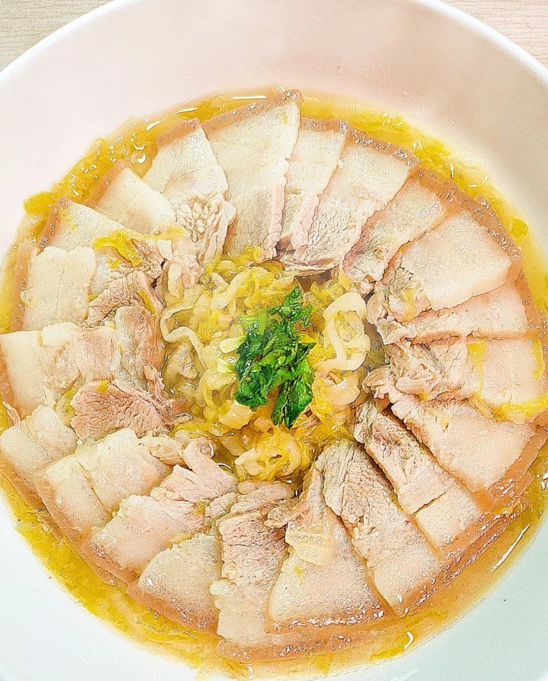 东北炖菜酸菜氽白肉