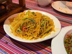 -香巴拉云南餐厅(华莱坞店)