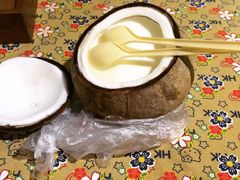 -志龙皇冠吃货椰子铺