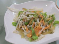 芦苇根肉丝-湖山人家·湖景餐厅·特色农家菜(太湖西山店)