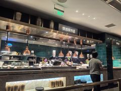 -半岛翡丽海鲜自助餐厅(观风亭店)