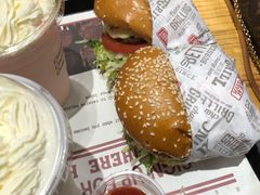 -The Habit Burger Grill 哈比特汉堡(爱琴海店)