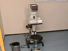 -无奔眼镜·蔡司·依视路授权店(朝阳大悦城店)