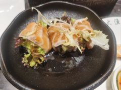三文鱼牛油果卷-大渔铁板烧(东城店)
