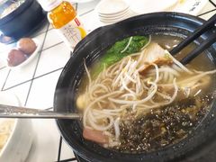-郑志龙云南过桥米线(南坊总店)