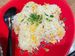 火腿蛋炒饭-何师烧烤·香辣蟹·川菜·30年老品牌(太古里旗舰店)
