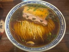 红汤底-同得兴 Since·1995 传统苏式面馆(嘉馀坊店)