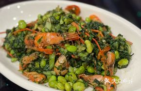Pickled Cabbage and Peas Stir-fried with River Shrimp