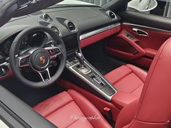 -上海浦东保时捷中心