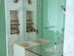 -上海滴水湖皇冠假日酒店