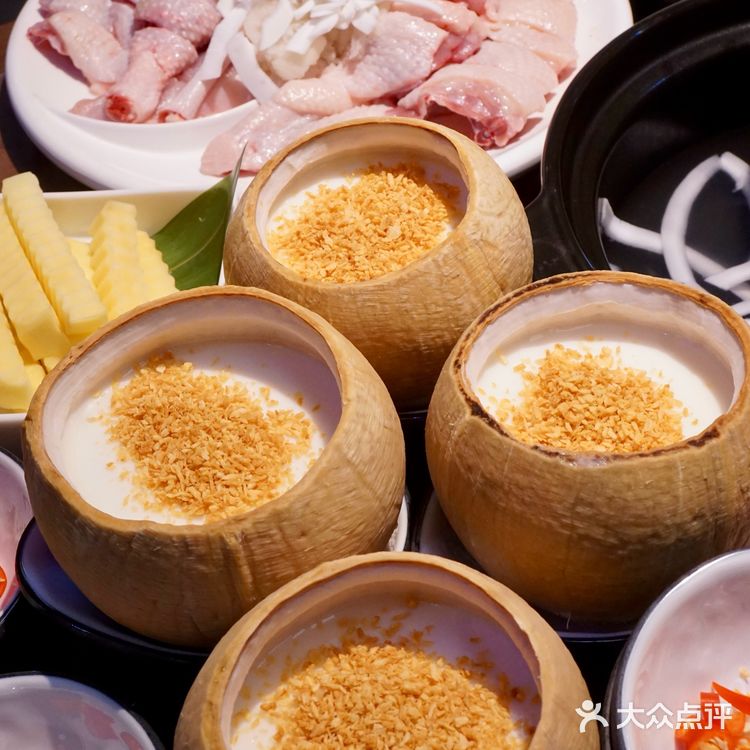昆明恒隆牛马们为了吃上这家椰子鸡是有多拼