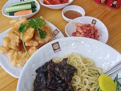 -喇喇排骨火锅·传统韩式脊骨汤(望京西园总店)
