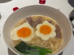 -洋房火锅(上海新天地南北里店)