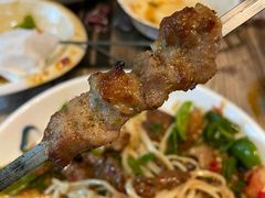 -歹歹的加个面过油肉拌面