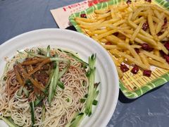 -肥肥虾庄·金牌油焖大虾(东湖欢乐谷店)