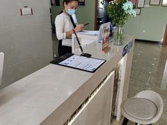 -茂菊口腔连锁(浦东南路店)