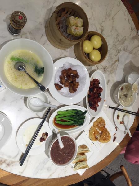 金鼎轩辣椒炒肉(天宫院凯德mall店)-"超爱吃金鼎轩的流沙包和榴莲酥