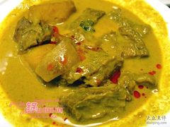 照牌咖喱牛腩-翠华餐厅(山顶道店)