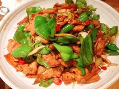 辣椒炒肉-青年公社烤鸭(滨湖银泰店)