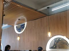 大堂-围炉肉舍•炭烤活鳗•丹东海鲜烤肉(步行街店)