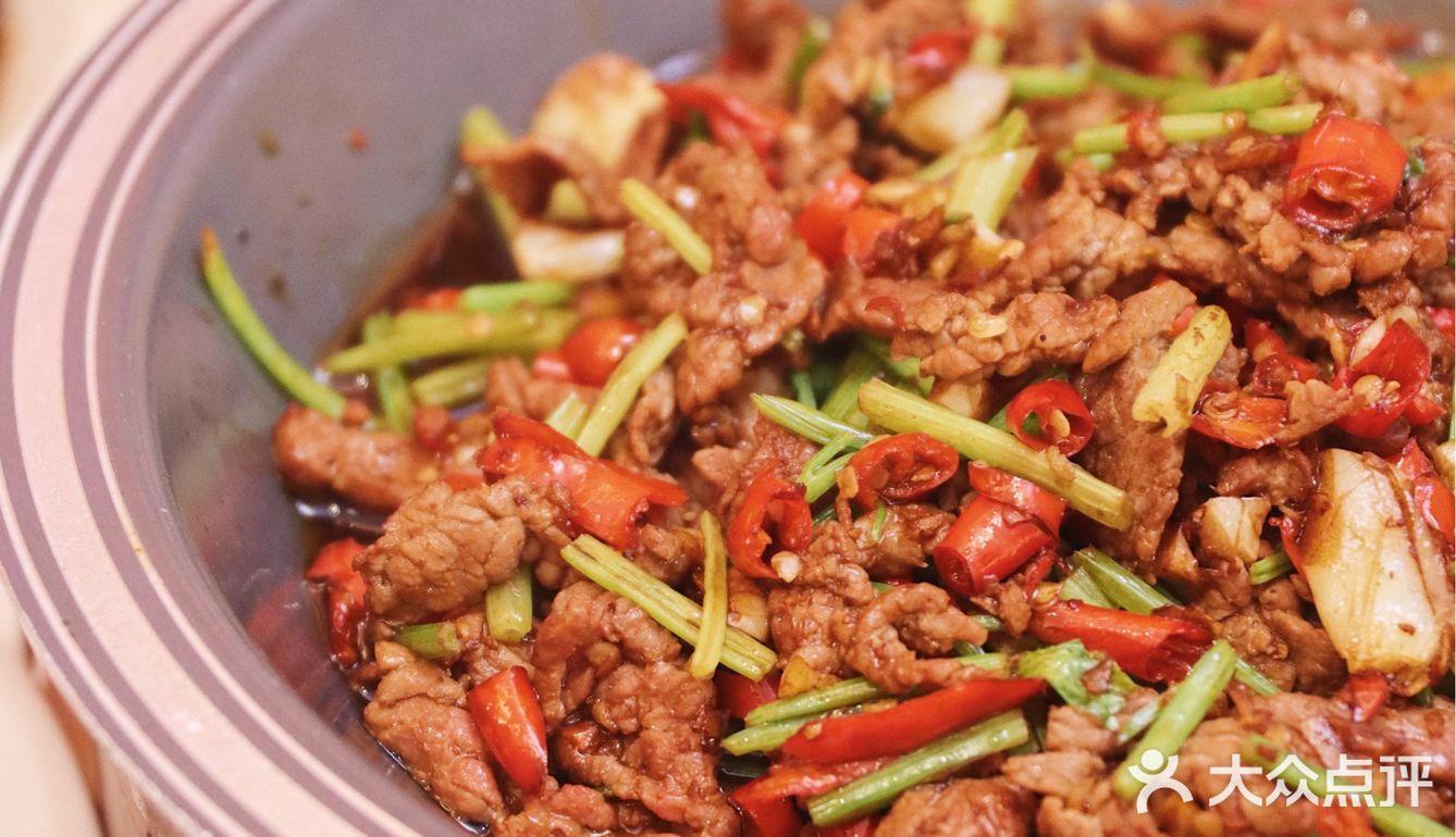 干饭人的沃土‼️五常大米配黄牛肉香到骨子里