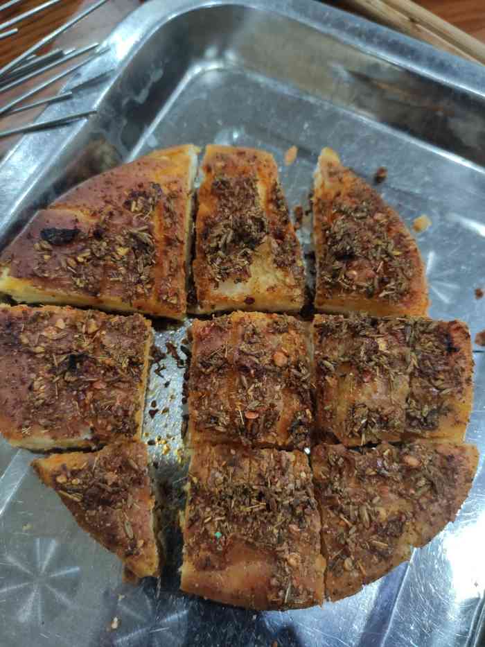 户县机场羊羔肉(龙府北郡店)-"这家店烤肉味道不错,家门口的烧烤,常常