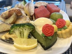 -亚洲国际大酒店·云顶阁旋转自助餐厅