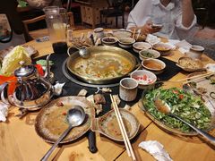 -顶顶汤火牛排火锅·经典铜锅涮肉