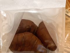 法芙娜巧克力海盐羊角-OUR Bakery(SKP-S店)