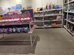 -嗨本可潮玩仓(大兴大悦春风里店)