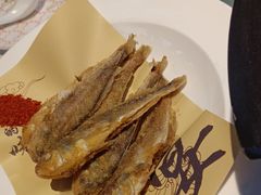 -阿瓦山寨·湘菜现炒·剁椒鱼头王(咸阳总店)