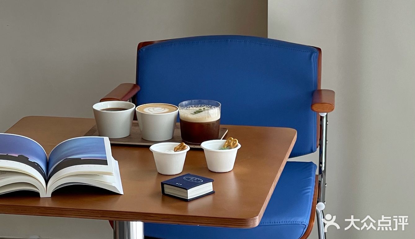 杭州！中古风咖啡店...🪑🔵蓝色真的好！！