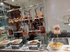 面包甜点陈列柜-The COOK·厨餐厅·自助餐(浦东嘉里大酒店)