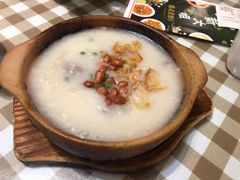 荔湾艇仔粥-新大咀港式茶餐厅(宝山万达店)