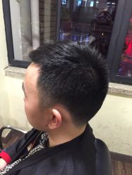 -苑苑发型设计