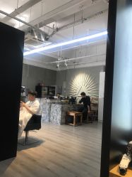 -塞巴斯汀SEBASTIAN专业美发店