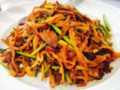 烟笋腊肉钵-黄鹤楼湖北特色菜(高碑店)