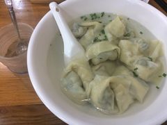 荠菜馄饨-潘国仙耳光馄饨(黄家阙路店)